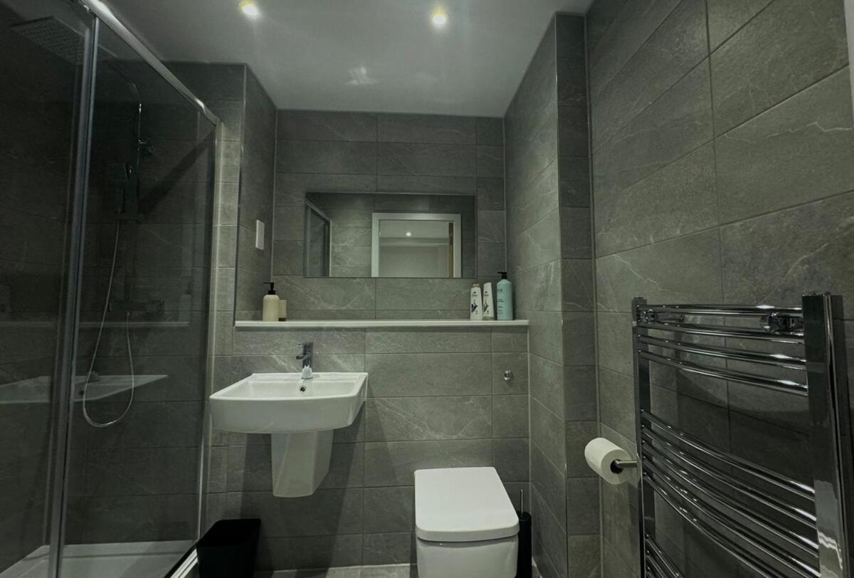 Modern 2-Bedroom Apartment In Heart Of ليفربول المظهر الخارجي الصورة